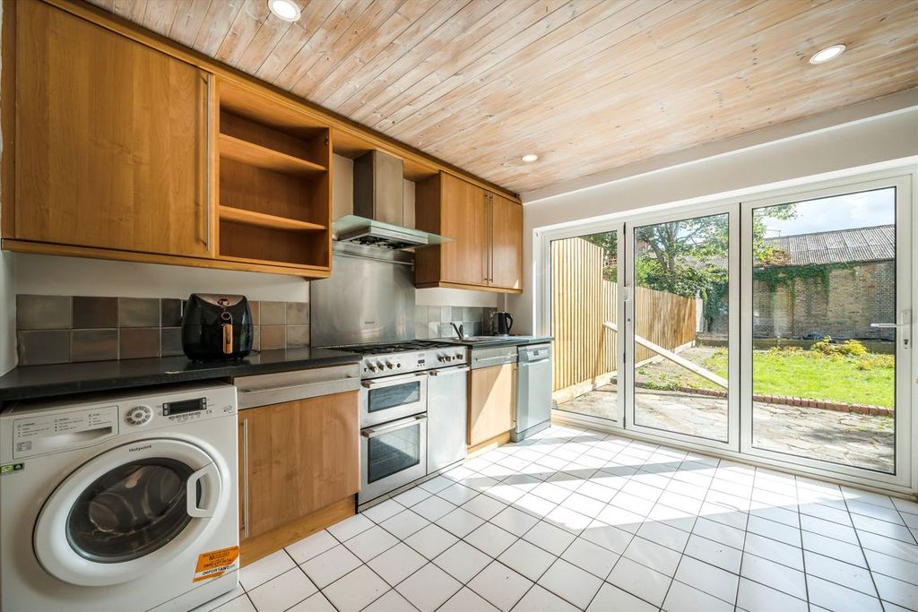 Property photo 3 of 6