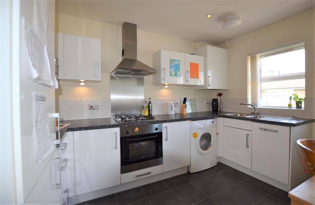 Property photo 2 of 9