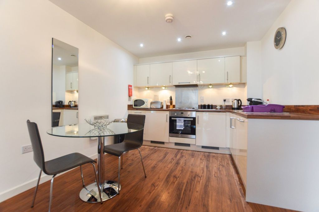 Property photo 3 of 6 Kitchen Dining Area