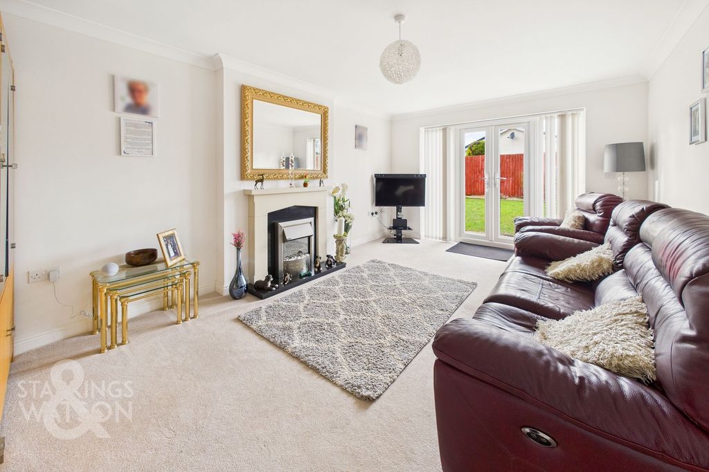 Property photo 2 of 20