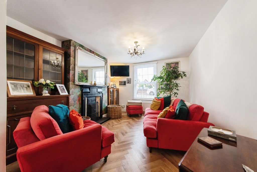 Property photo 2 of 18 Pbox-Img.Jpg
