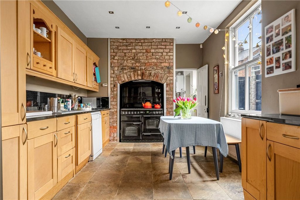 Property photo 3 of 25 Picture No. 23