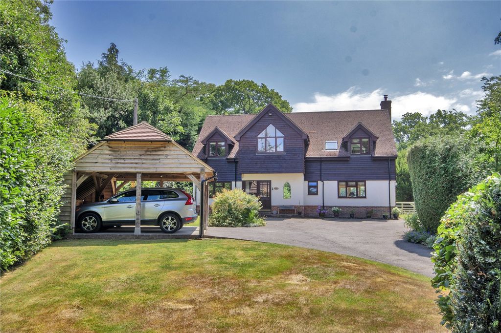 Property photo 2 of 31 Foxlea