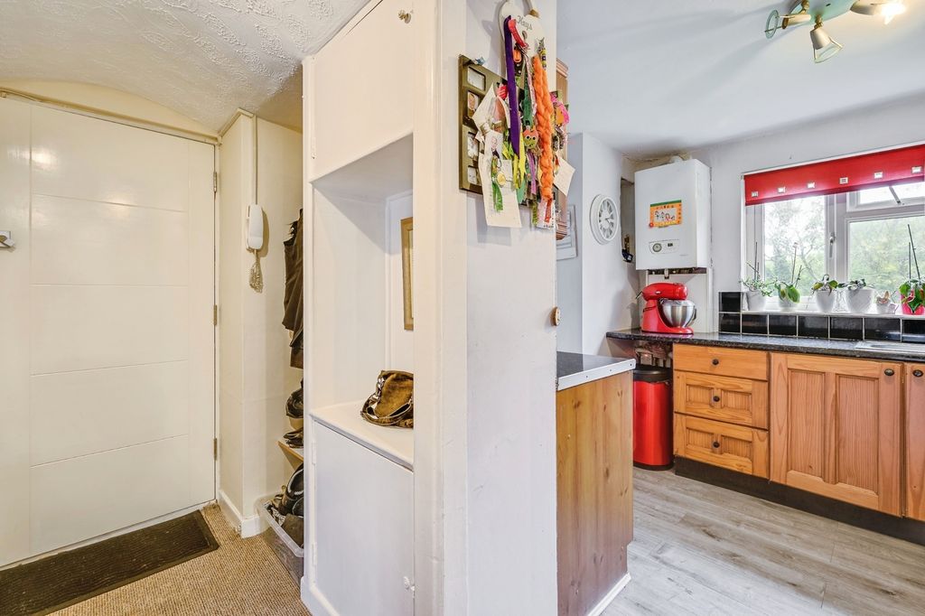 Property photo 2 of 17 Photo