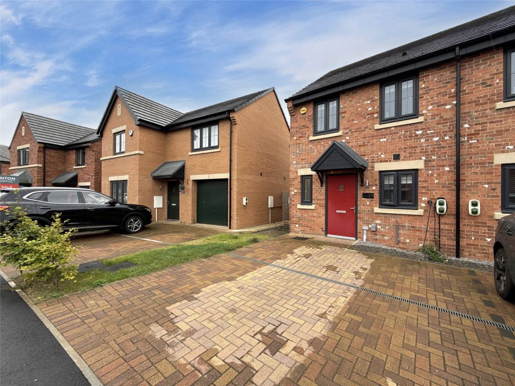 Property photo 1 of 16 External