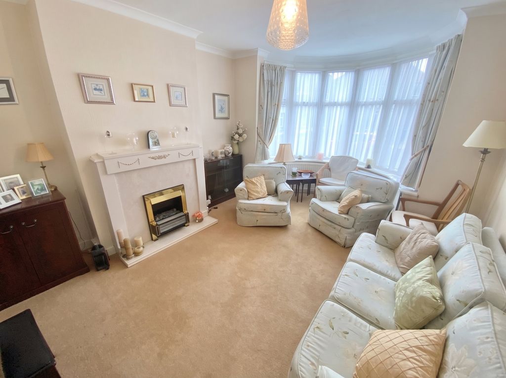 Property photo 2 of 14
