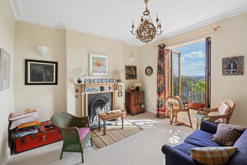 Property photo 2 of 17 Sitting Room