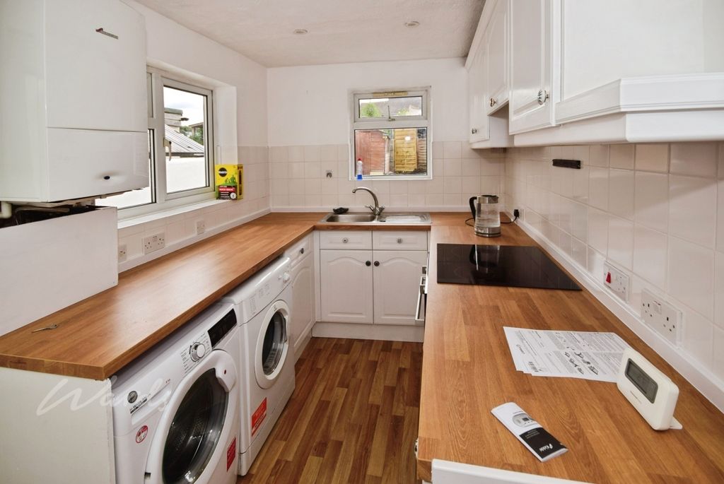 Property photo 2 of 10 Magpie Kitchen