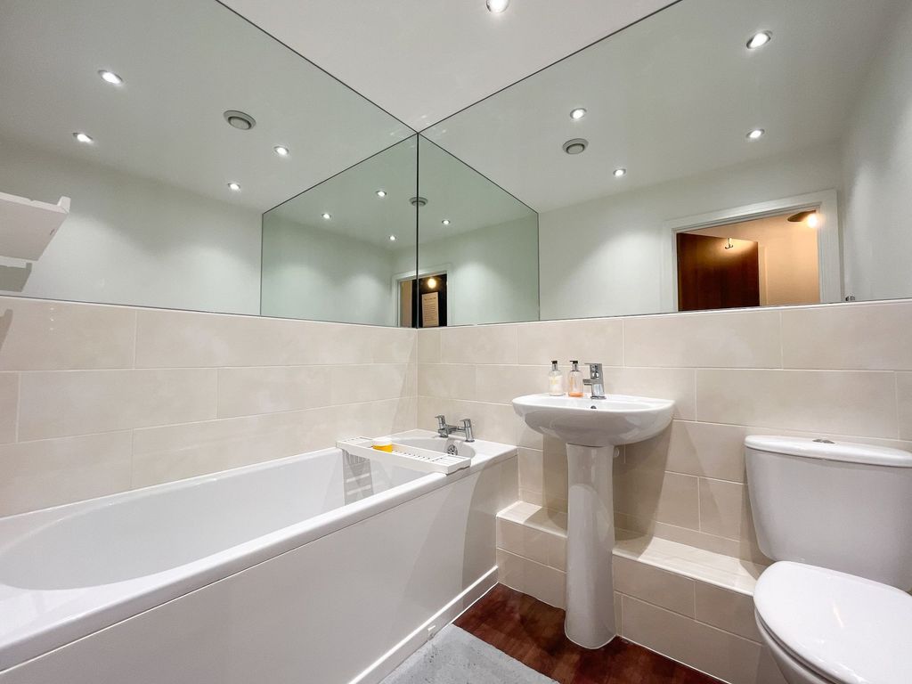 Property photo 3 of 12 Bathroom