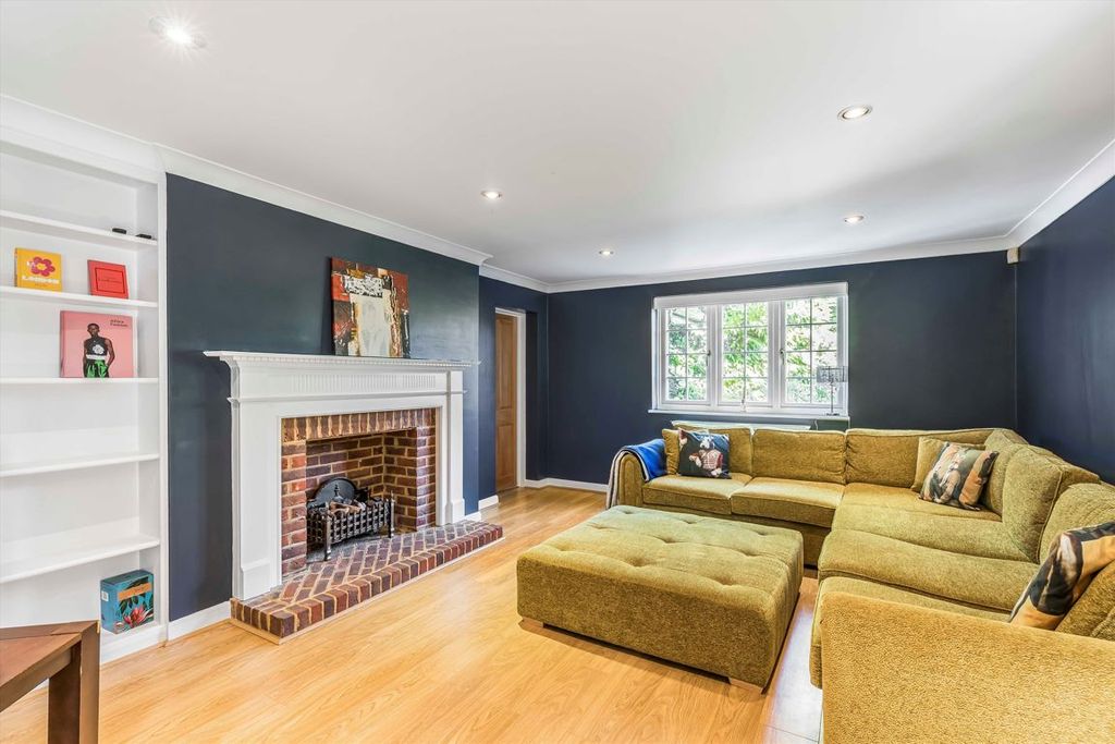 Property photo 2 of 12