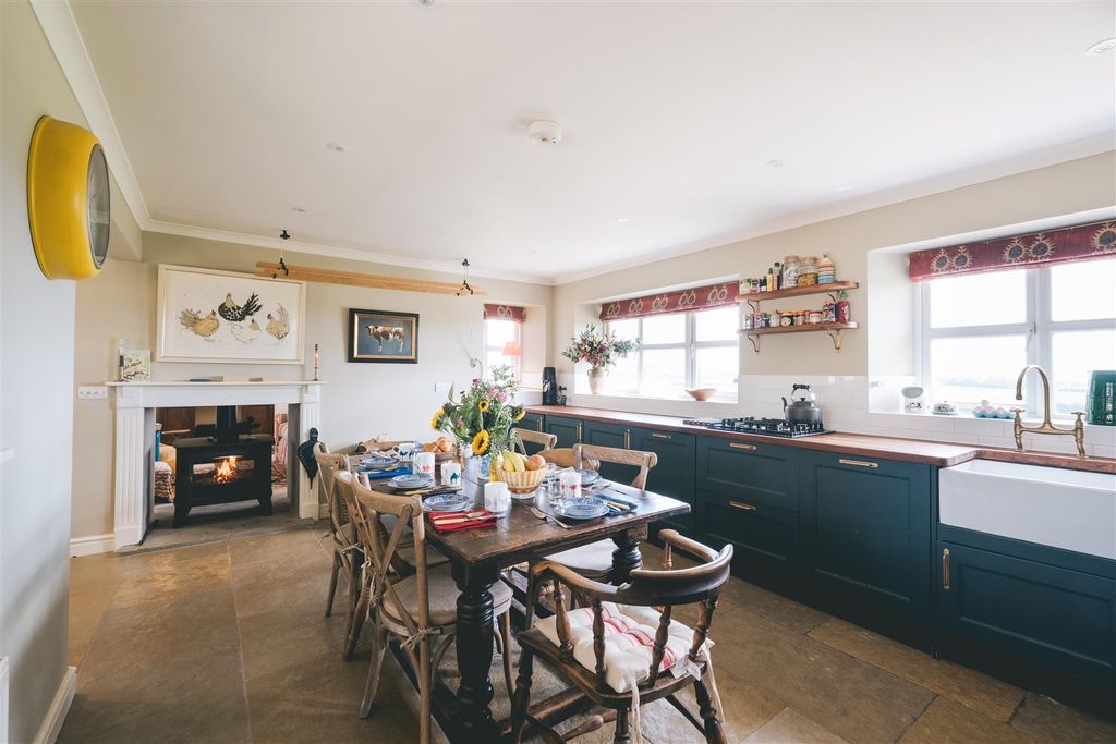 Property photo 3 of 43 049-Woodcottage.Jpg