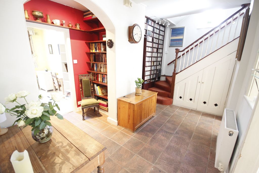 Property photo 3 of 16