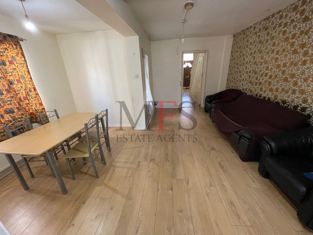 Property photo 3 of 24 Photo 23