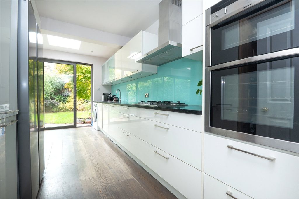 Property photo 3 of 19 Picture No. 5