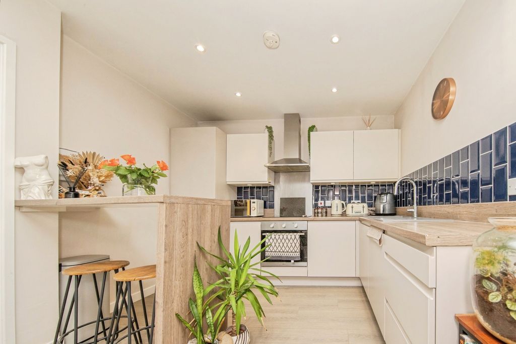 Property photo 1 of 19 Pbox-Img.Jpg