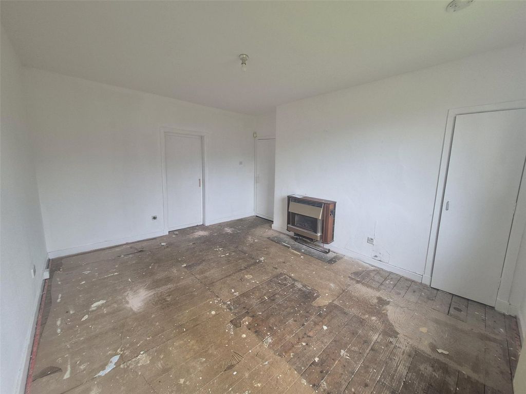 Property photo 2 of 8 Picture No. 03