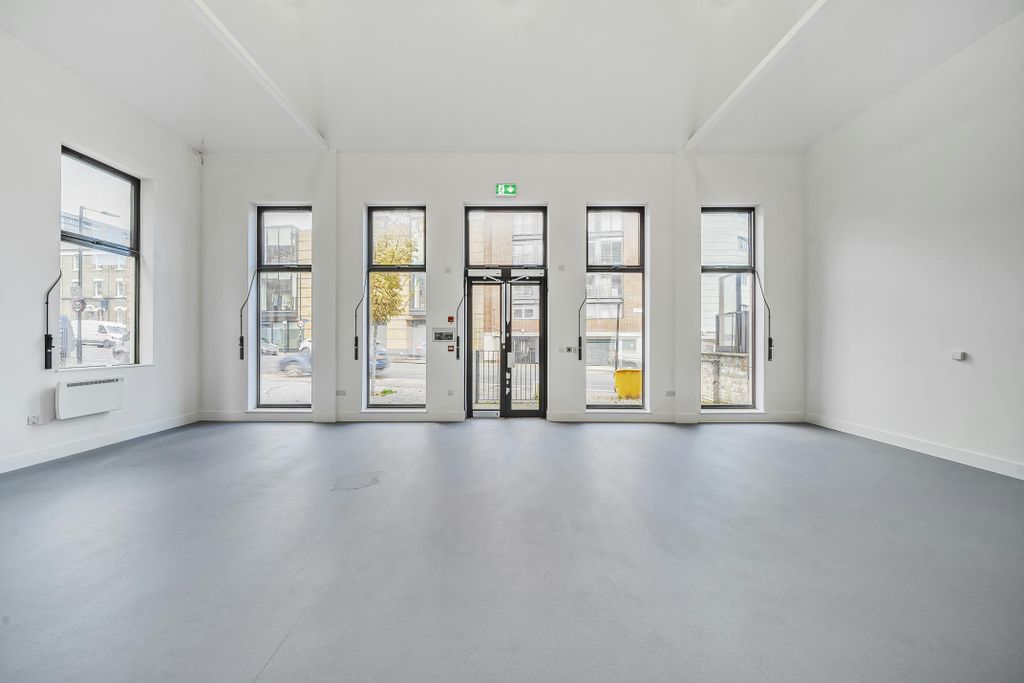 Property photo 3 of 11 1208042 3.Jpg