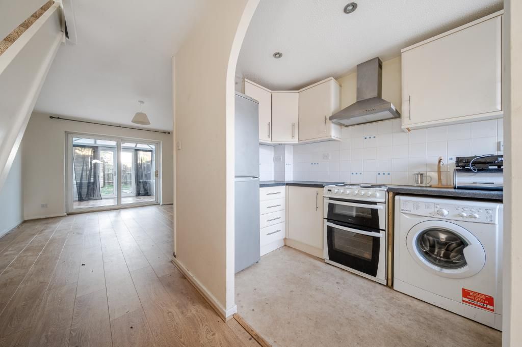 Property photo 3 of 17 Kitchen