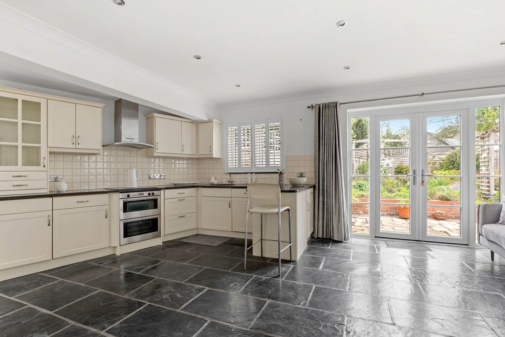 Property photo 3 of 16