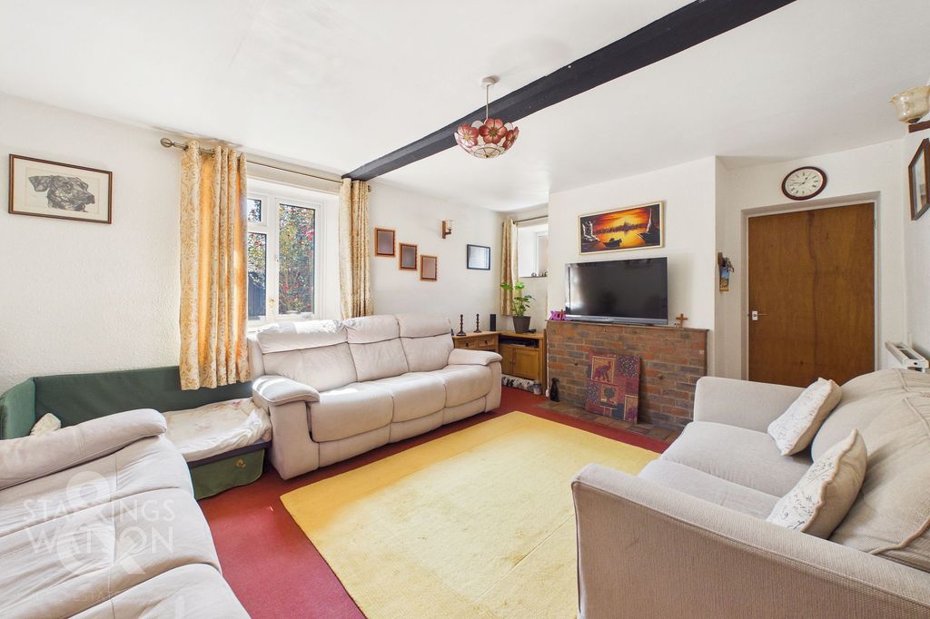 Property photo 2 of 37