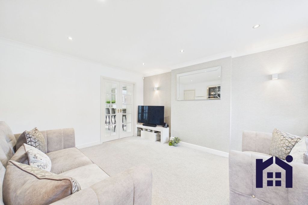 Property photo 2 of 25 Living Room