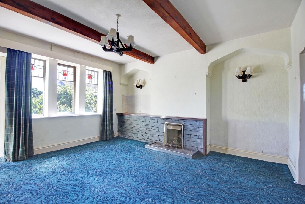 Property photo 3 of 9 Living Room