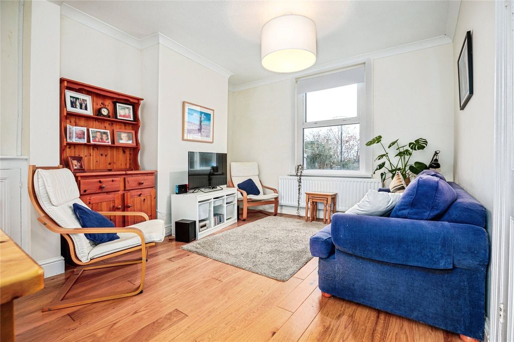 Property photo 3 of 25 Picture No. 11