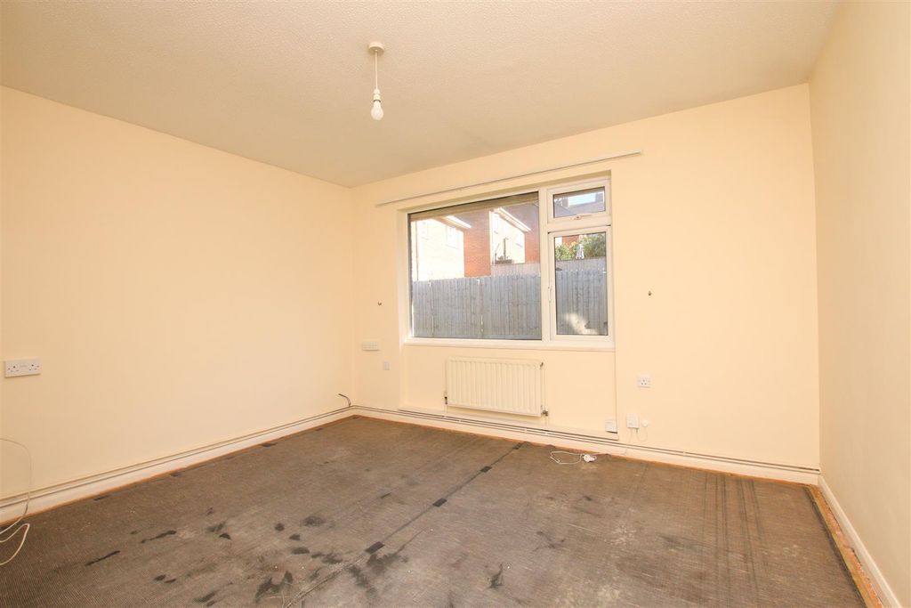 Property photo 3 of 7 Living Room.Jpg