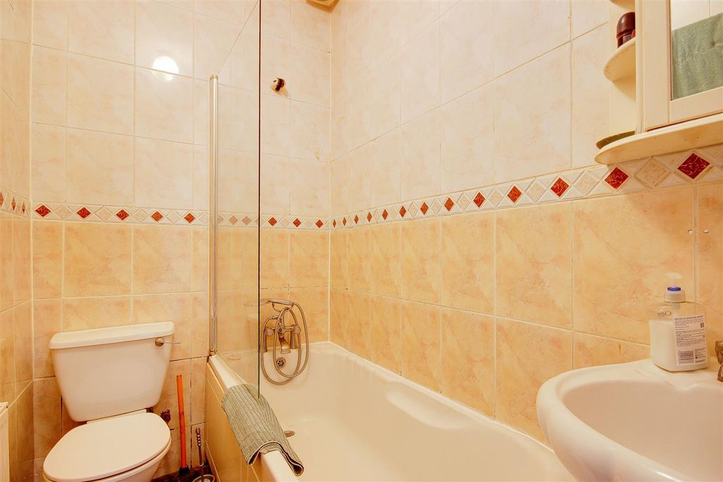 Property photo 3 of 12 Third Image