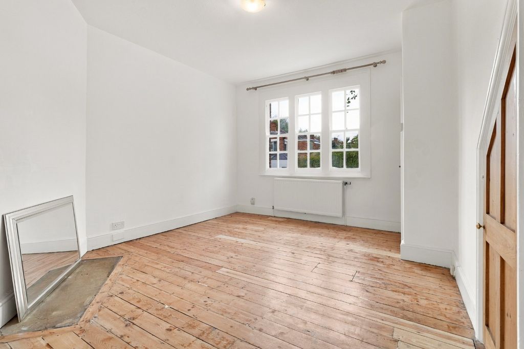 Property photo 2 of 19 Picture No. 24
