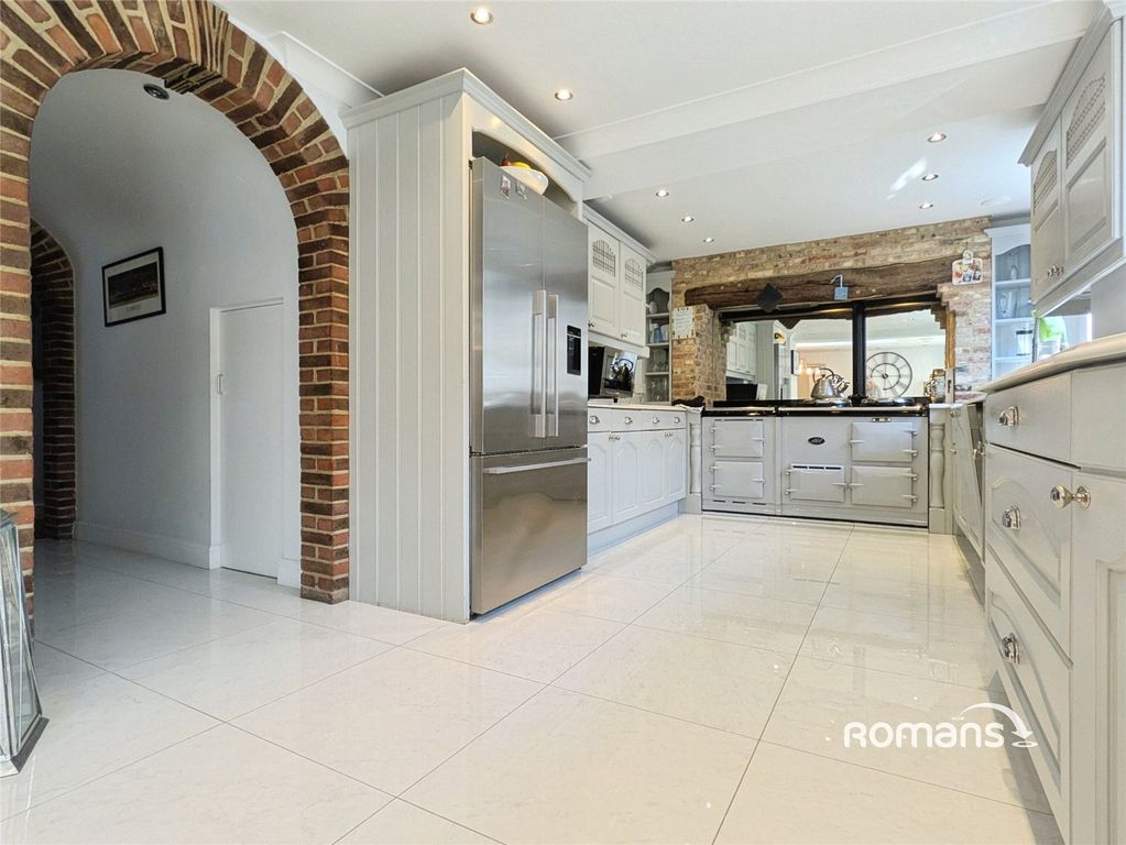 Property photo 2 of 3 Picture No. 01