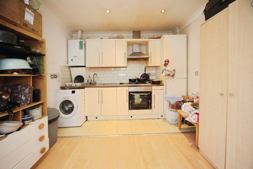 Property photo 2 of 8