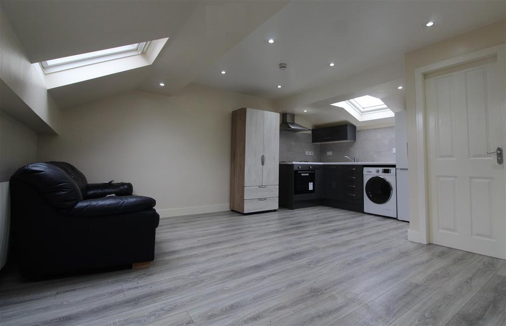 Property photo 2 of 3