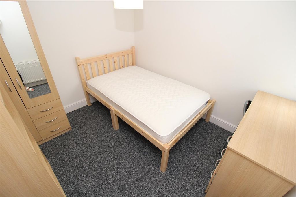 Property photo 3 of 10 Bright And Tidy Room With Ample Storage Space...