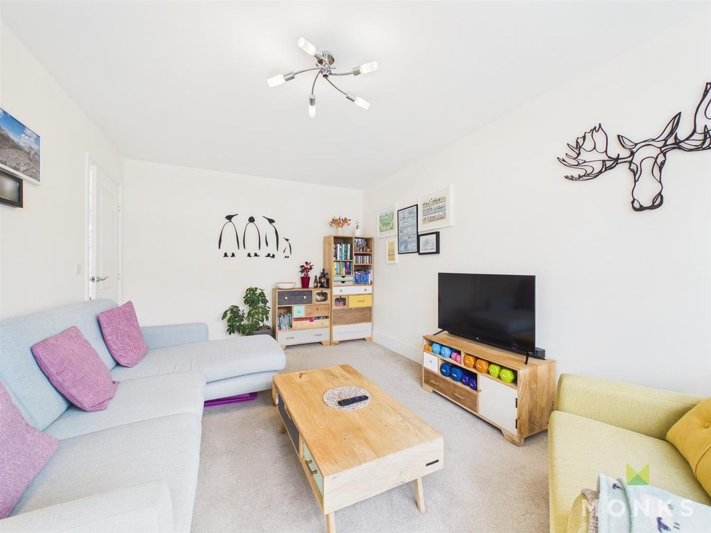 Property photo 3 of 19 Cam01520G0-Pr0334-Still014.Jpg