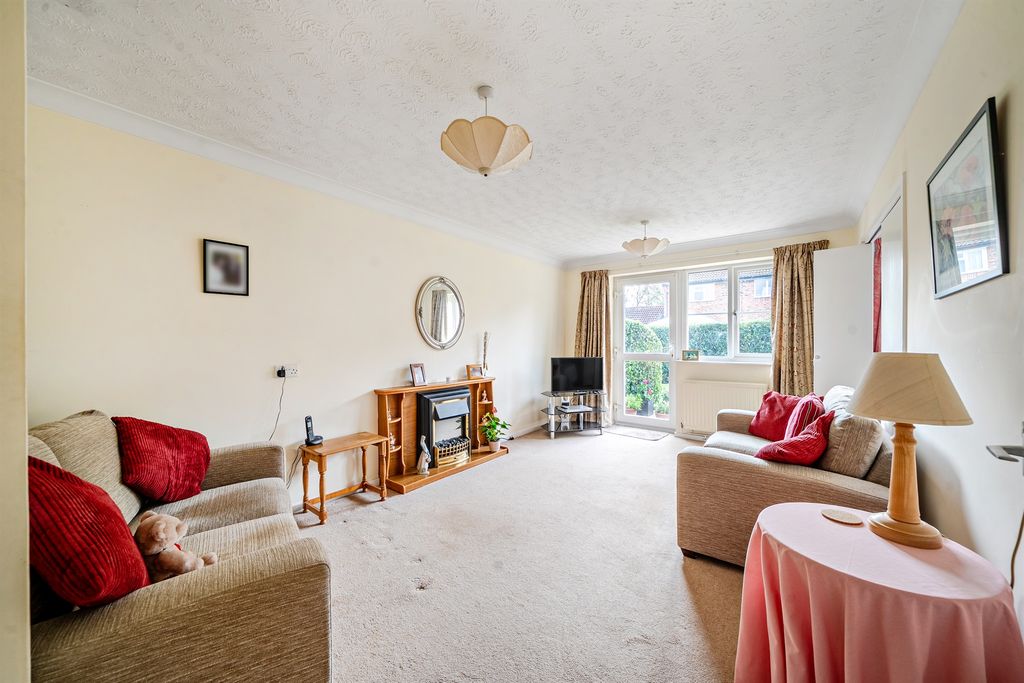 Property photo 2 of 11