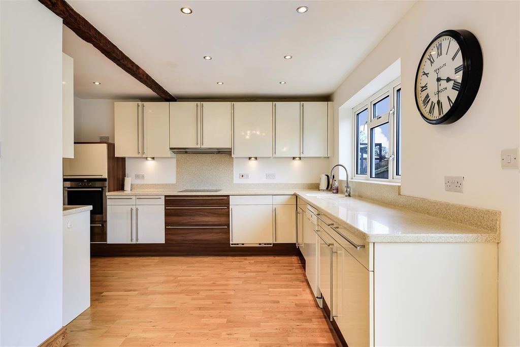 Property photo 3 of 18 Img (3).Jpg