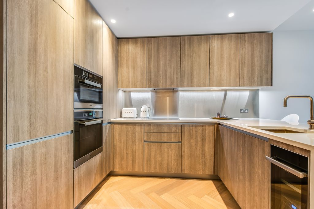 Property photo 3 of 13 Kitchen