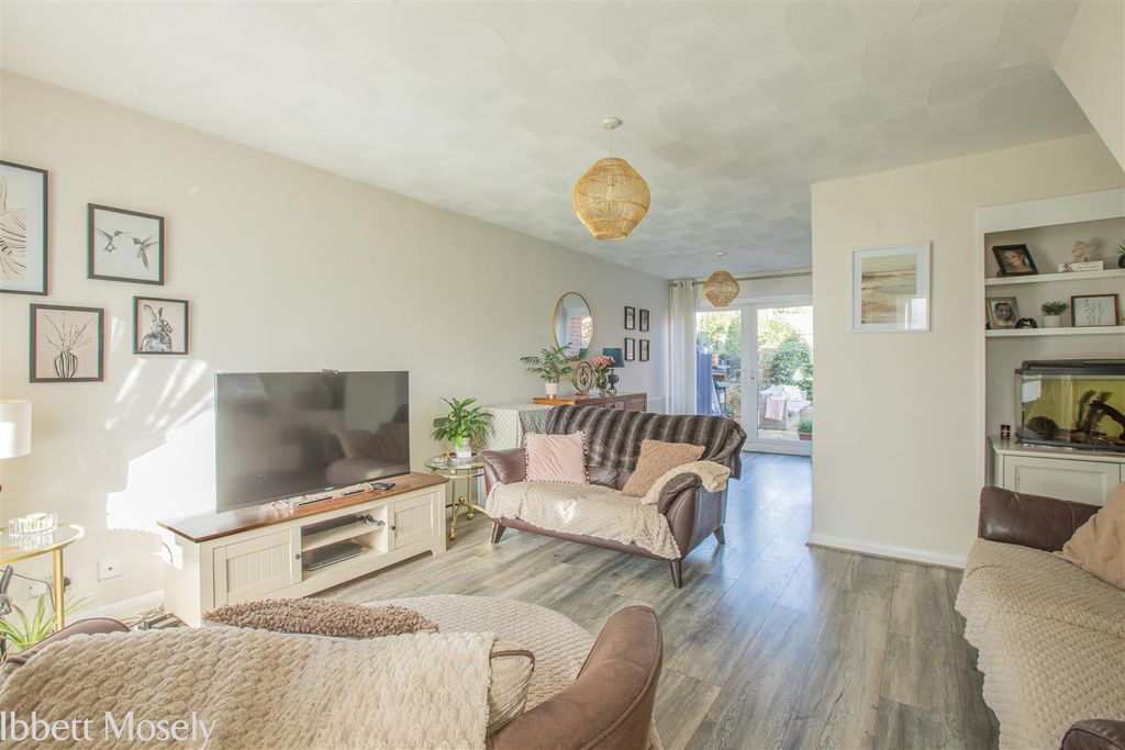 Property photo 2 of 10 20 Reception Room.Jpg