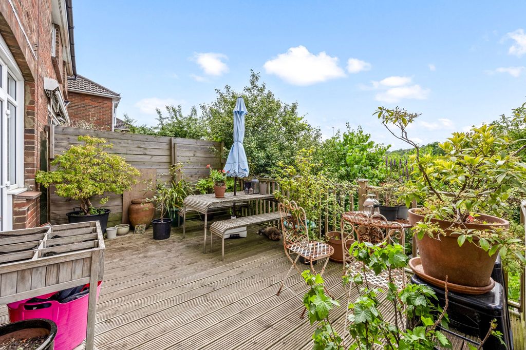 Property photo 2 of 37