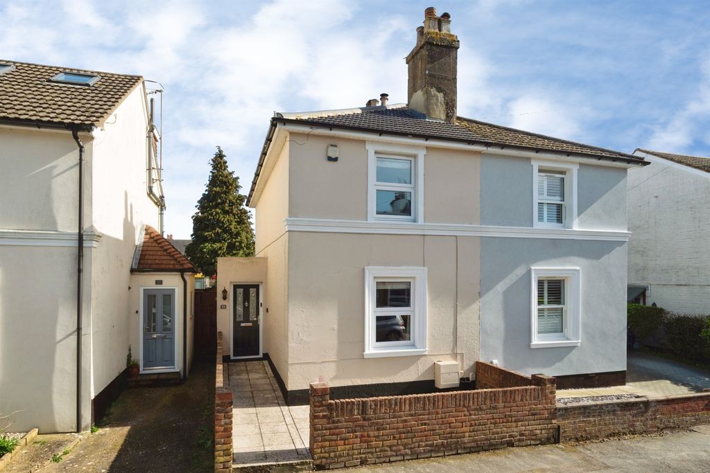 Property photo 1 of 20