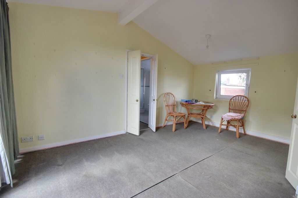 Property photo 3 of 15 1 Lounge Din A