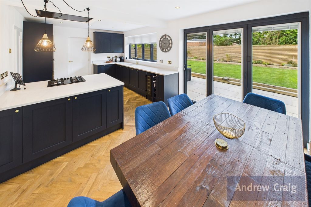 Property photo 2 of 17 Kitchen Diner