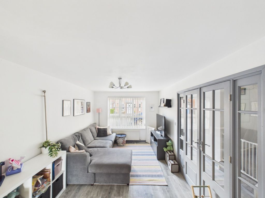 Property photo 3 of 15 4985317