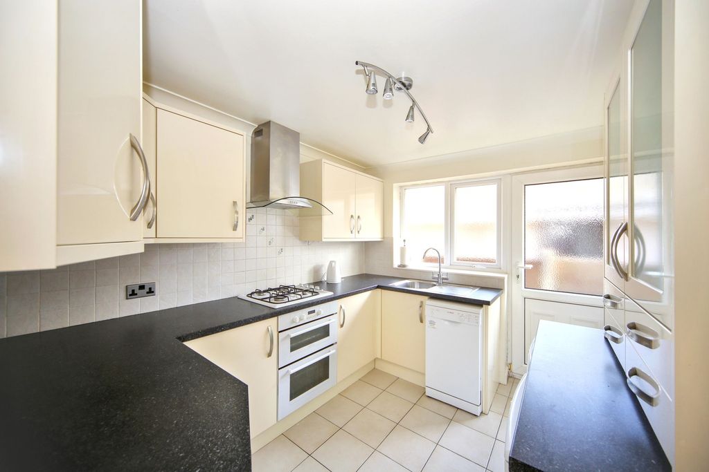 Property photo 3 of 23