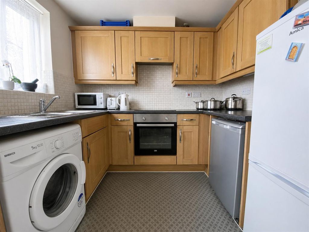 Property photo 2 of 5 797E2087-1d21-4Cfa-B822-000B72891d7c.Jpeg