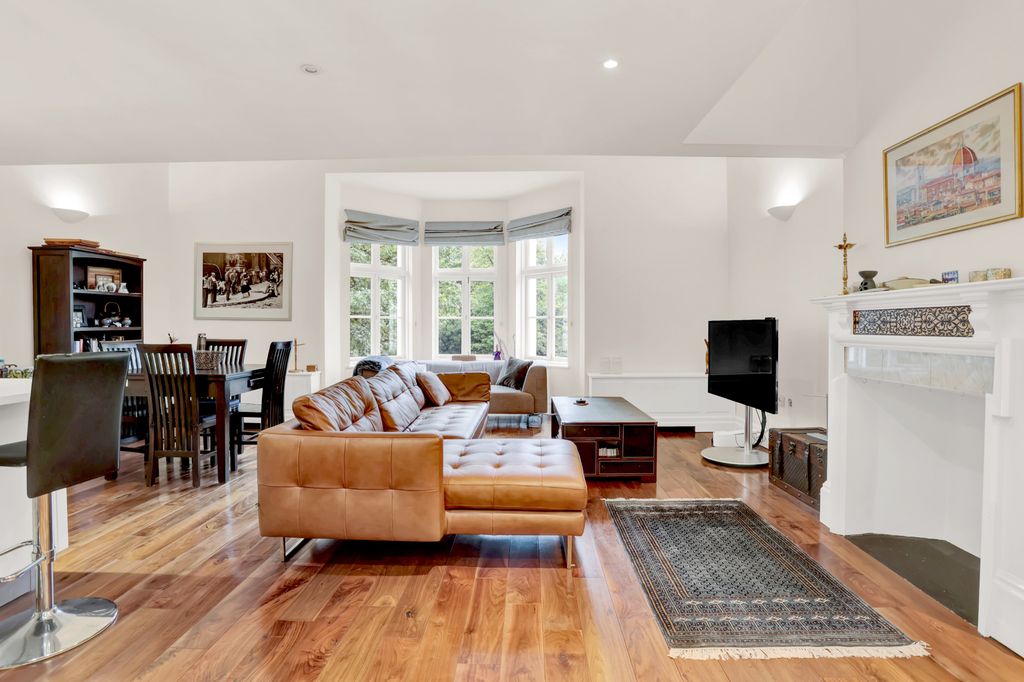 Property photo 3 of 11 2. 8W7A4162.Jpg