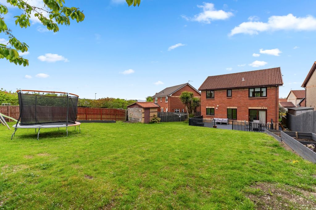 Property photo 2 of 37