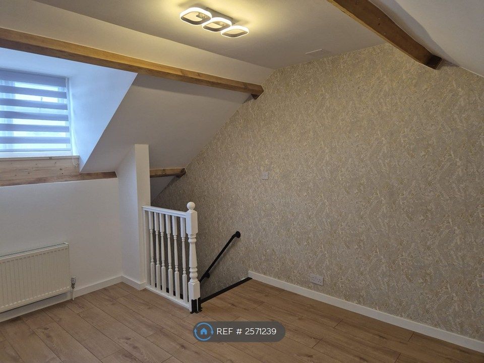 Property photo 2 of 25