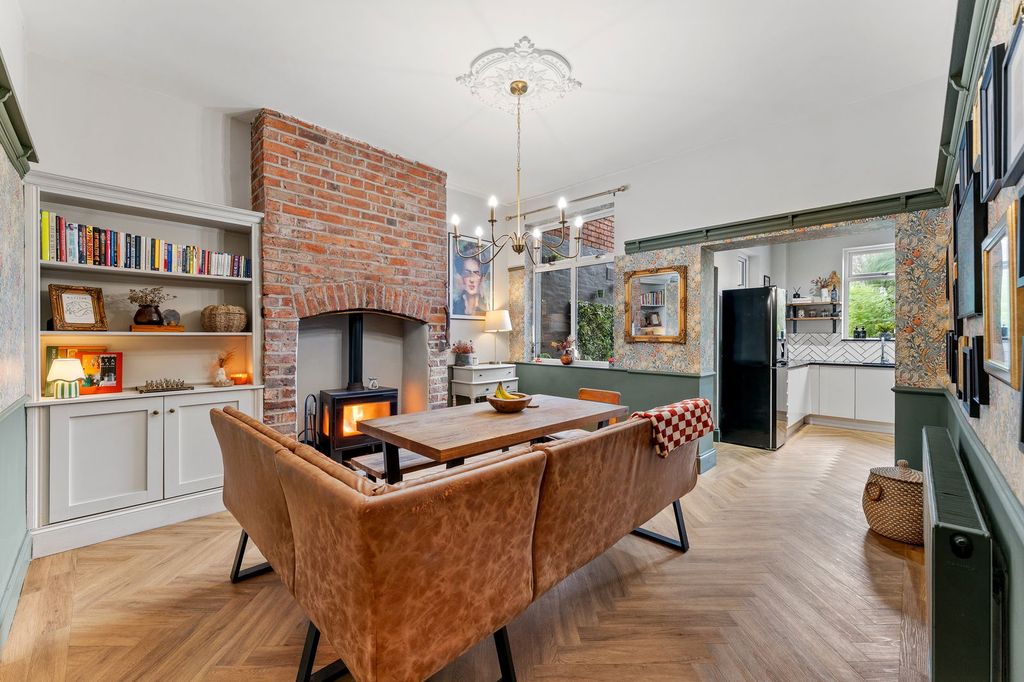 Property photo 3 of 60